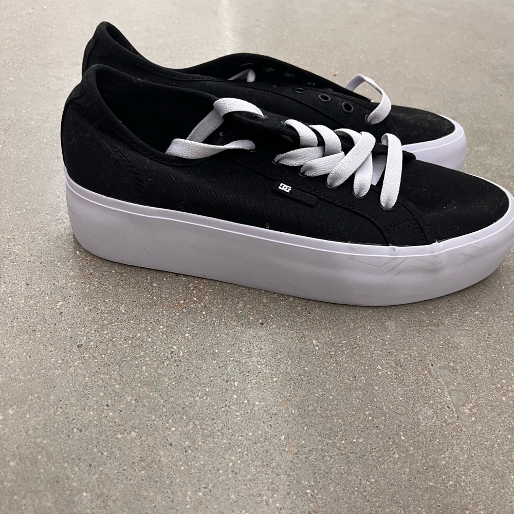 DC Women's Black Canvas Athletic Sneakers